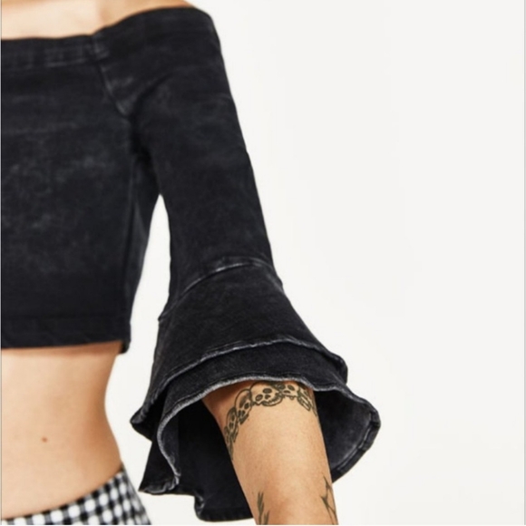 HP🎉NWT Zara woman premium denim black denim crop with bell sleeves - Picture 3 of 11